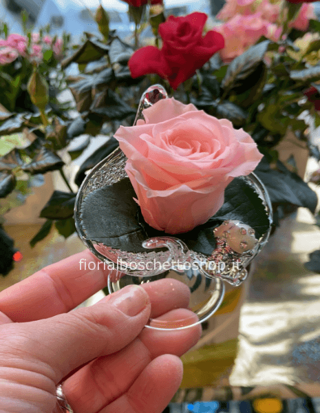 Rosa stabilizzata su vetro soffiato