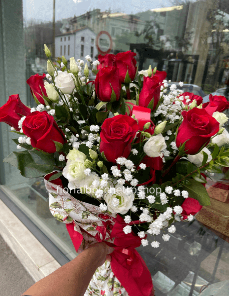 Mazzo Rose Rosse e Lisiantus Bianchi