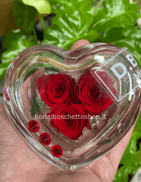 Scatola a Cuore con rose stabilizzate 