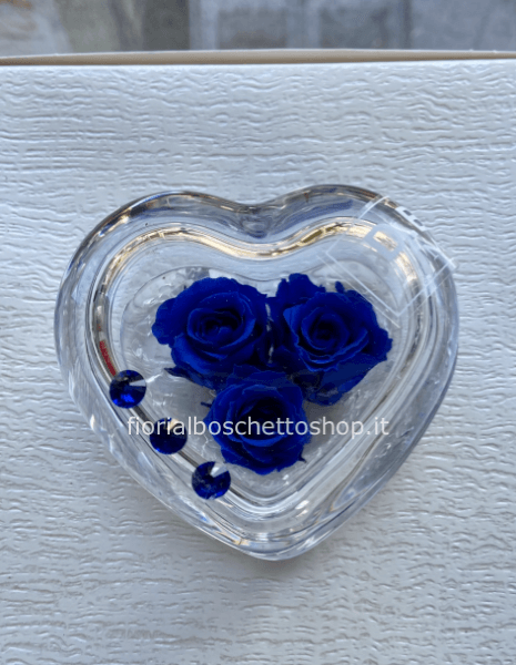 Scatolina a forma di cuore con Rose stabilizzate